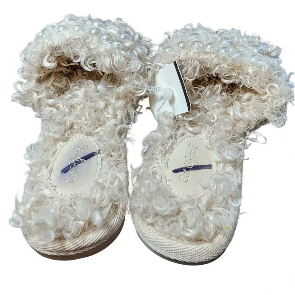 Cat & Jack‎ Girls Slippers Size 2 Cream Faux Fur Pearl Embellished Slide Sandals